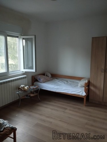 Tresnja,kuca 200m2,20ari,uknjizeno,vlasnik 1/1 - 5
