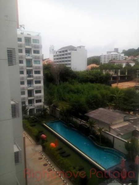 1 Bedroom Condo for sale in Pratumnak -..