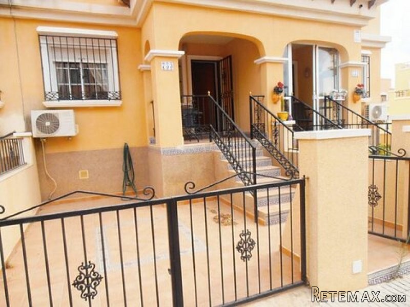 Large 3 Bed Townhouse with Terrace and..
