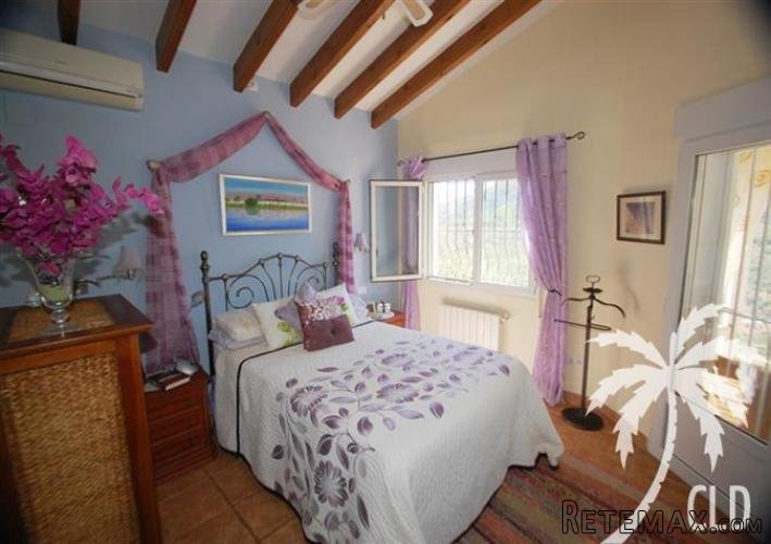 Fantastic sea views from this south-facing detached villa.. - 8