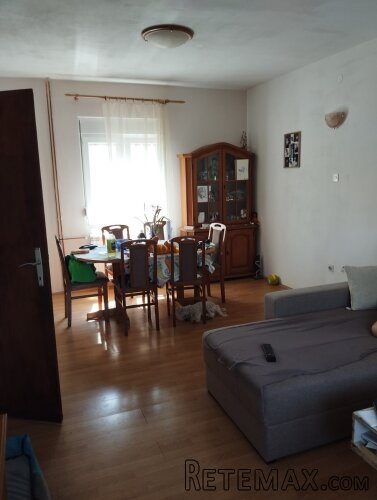 Tresnja,kuca 200m2,20ari,uknjizeno,vlasnik 1/1 - 8
