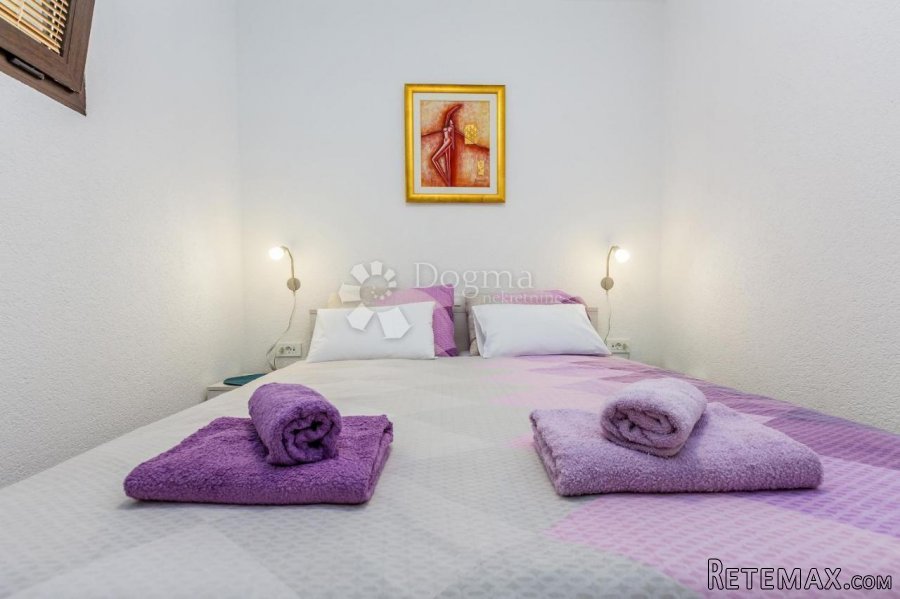 MALINSKA - APARTMAN S VELIKOM OKUĆNICOM - 9