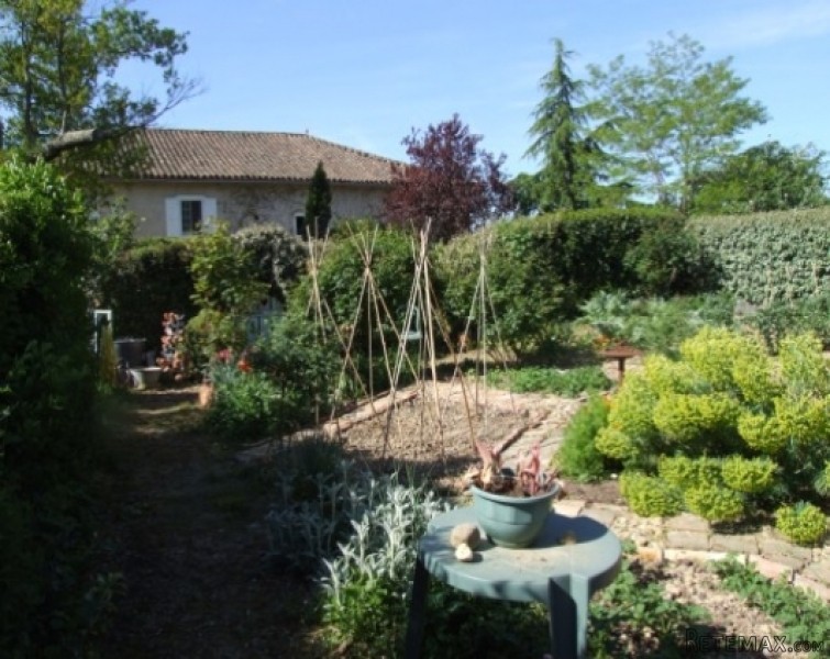Pretty hamlet maison de maitre, summer.. - 2