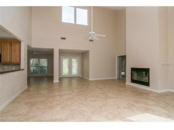 3 bedroom Property For Sale: 800.. - 2
