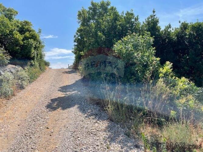 Grad Krk,zemljište u stambeno-poslovnoj zoni,3170 m2,280 eur - 2