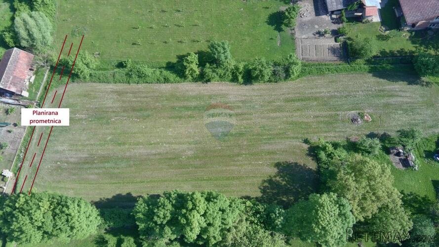 Ivanić Grad, centar - 2434m2 građevinsko zemljište - 2