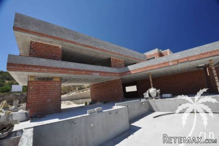 Impressive modern luxury villa under construction on a.. - 3