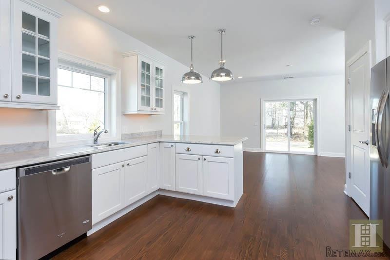 2 bedroom Apartment For Sale: 110 DUCK..