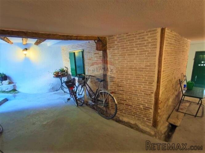 Rovinj,fantastičan podrum sa pregršt potencijala-10,5m2 - 5