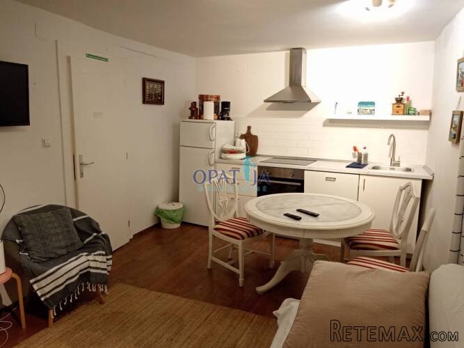 Obnovljena stara istarska kuća s tri apartmana! - 8