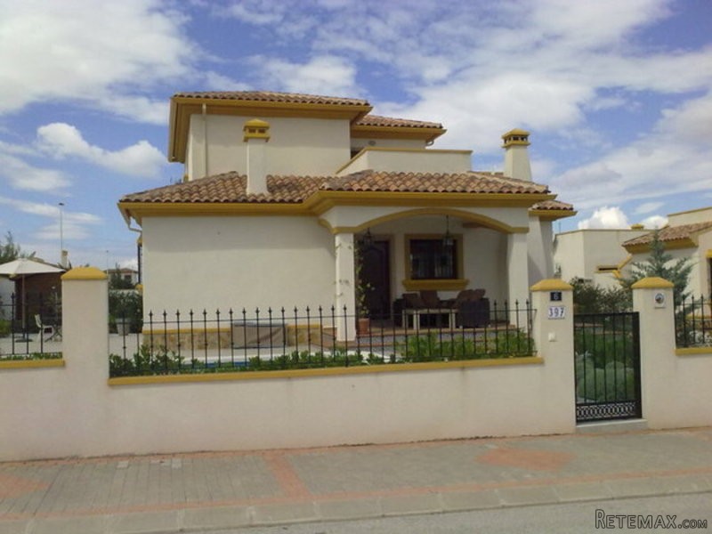4 Bedrooms - Villa - Alicante - For Sale