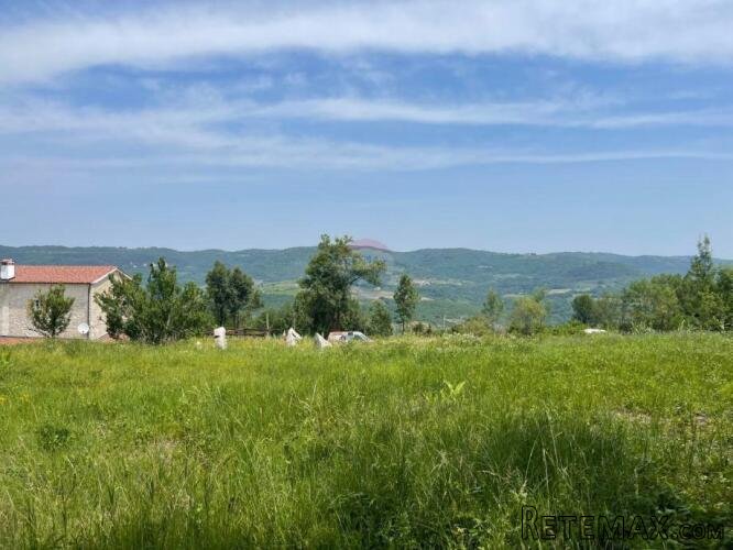 Istra, Vižinada - građevinsko zemljište veličine 2610 m2 sa