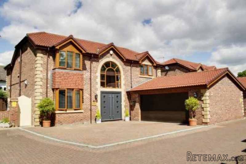 4 bedroom, Detached House house for sale