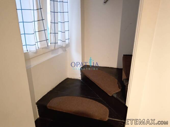 Obnovljena stara istarska kuća s tri apartmana! - 10