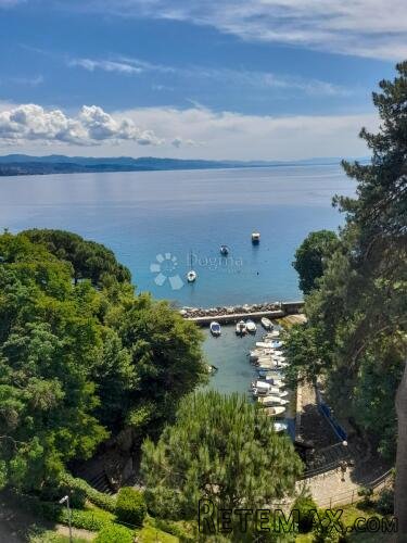Opatija, prvi red do mora