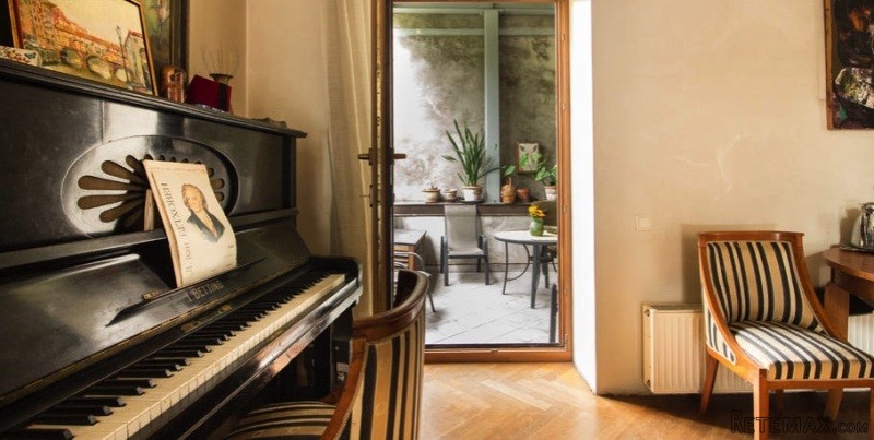Elegant Apartment In Art Nouveau Area..
