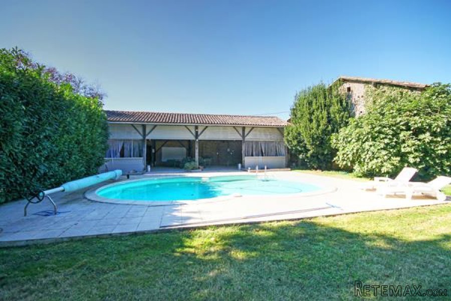 Clussais-la-Pommeraie (79) - Beautifully presented 5 bed/4bath.. - 4