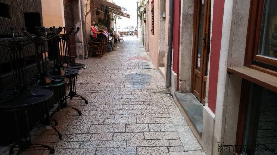 Rovinj, etažni stan- blizina rive! - 2