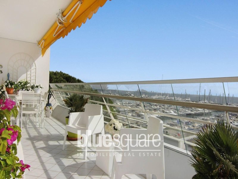 Seafront and panoramic sea-view : 2..