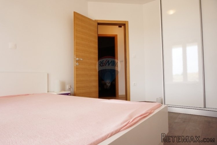 NOVI APARTMAN S VRTOM I BAZENOM - 4