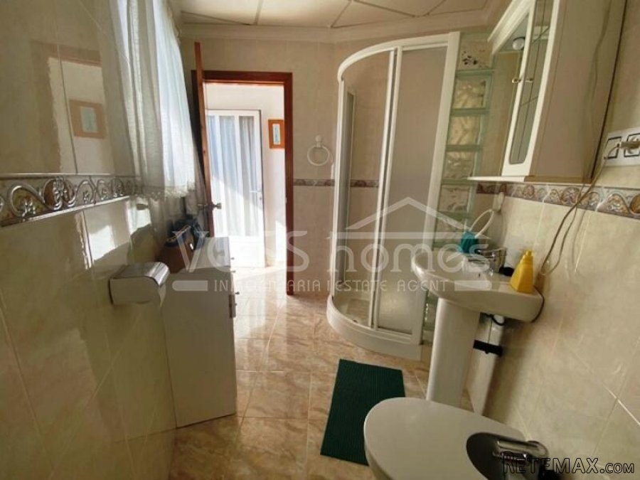 NEW LISTING - A lovely 3 bed, 2 bath Village house with.. - 11