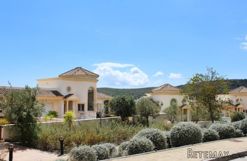 3 Bedroom Apartment in San Roque, Cadiz - 2