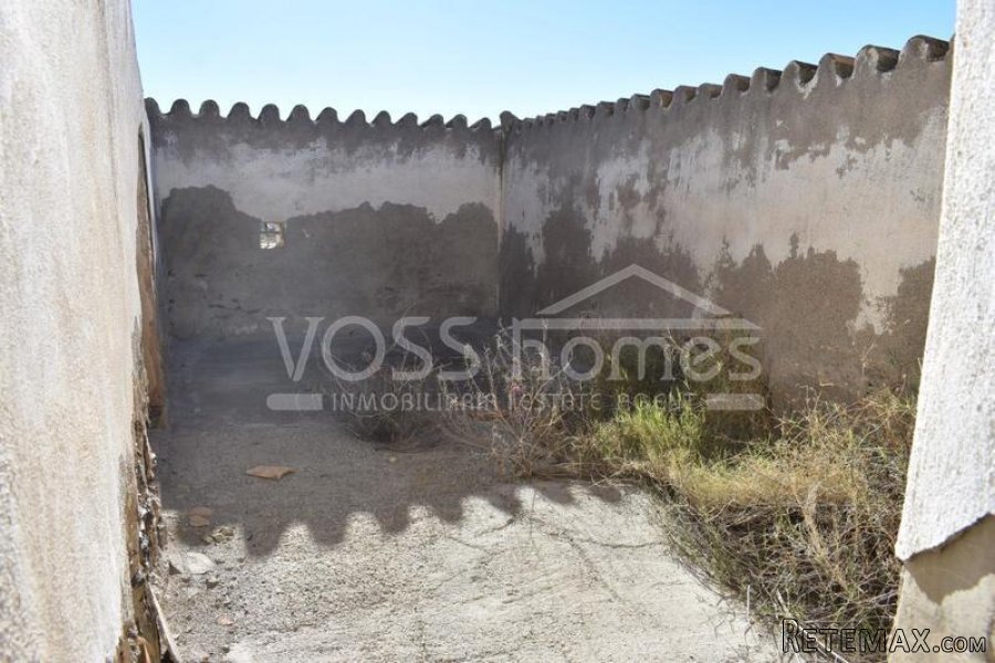EXCLUSIVE LISTING TO VOSS HOMES. An amazing "Off Grid".. - 12
