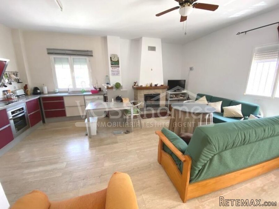 Large 2 bed 1 bath country property with garage and great.. - 12
