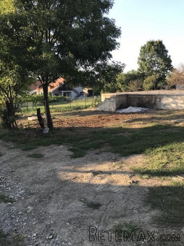 Prodajem plac 5.30ari s temeljom - 12