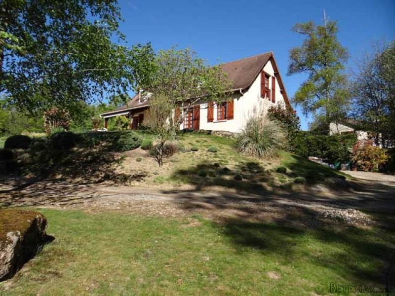 Immaculate 3 Bed Villa With Garden.. - 2