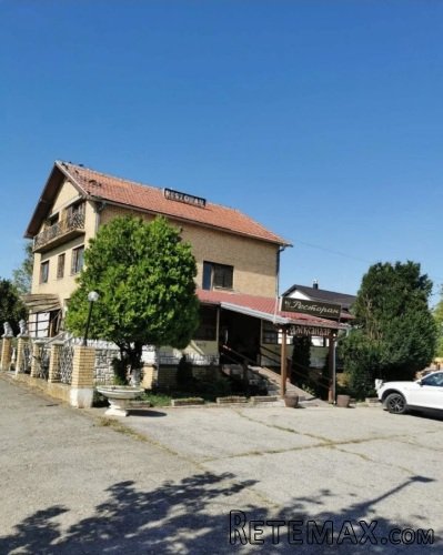 Kuca sa restoranom u Irigu - 14