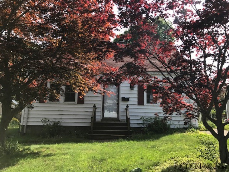 18 Woodmont Rd West Haven, CT, 06516..