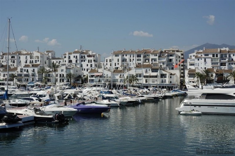 2 Bedroom Middle Floor Apartment
