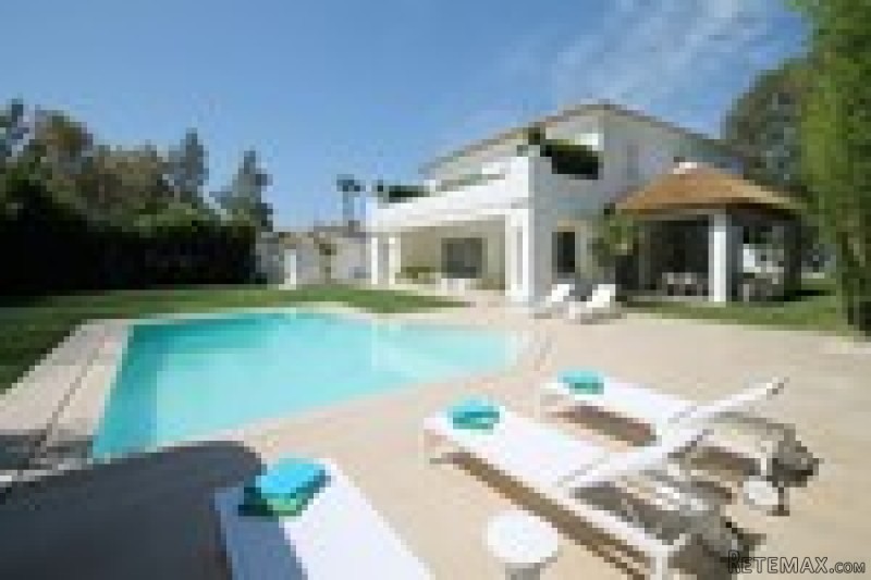 5 Bedrooms - Villa - Malaga - For Sale