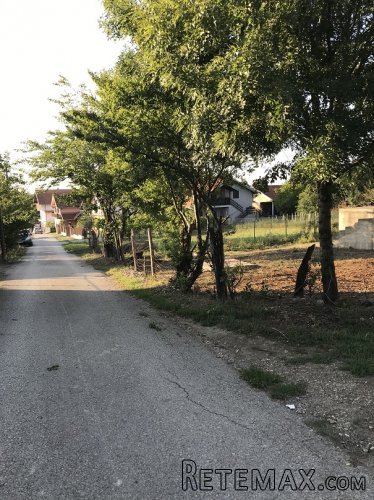 Prodajem plac 5.30ari s temeljom - 16