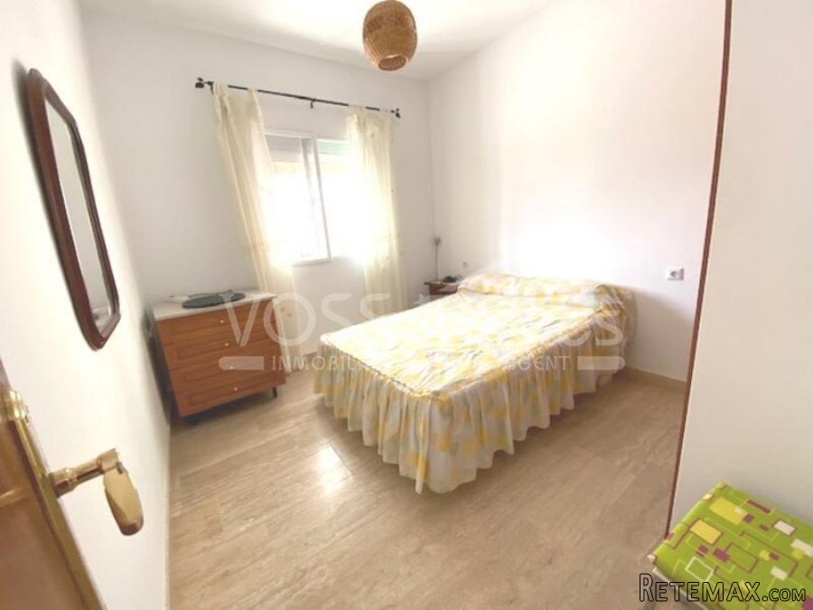 Large 2 bed 1 bath country property with garage and great.. - 17