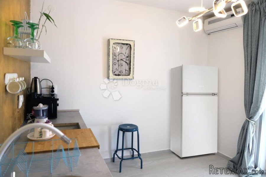 MALINSKA - APARTMANSKA KUĆA S DVA BAZENA - 7