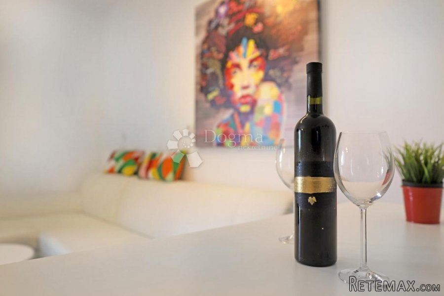 MALINSKA - APARTMANSKA KUĆA S DVA BAZENA - 8