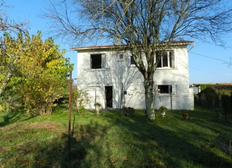 Nice Detached House in Quiet Spot
