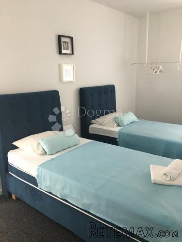 MALINSKA - APARTMANSKA KUĆA S DVA BAZENA - 10