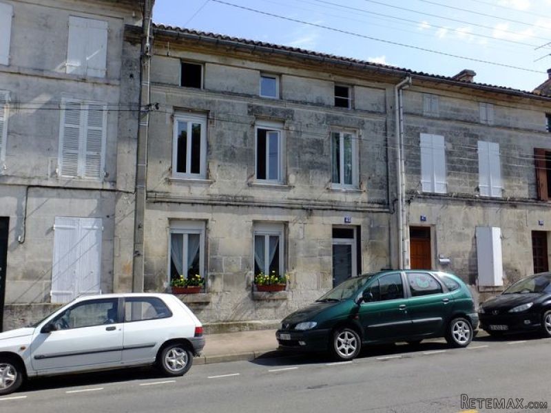 Newly Renovated Townhouse In The Heart..