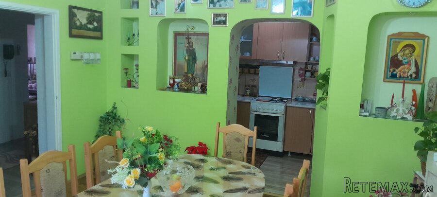 Prodajem dve kuce na jednom placu - 21