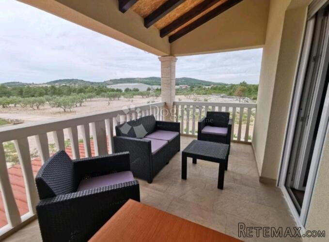 Kuća s 3 apartmana u mirnom dijelu Vodica! - 4