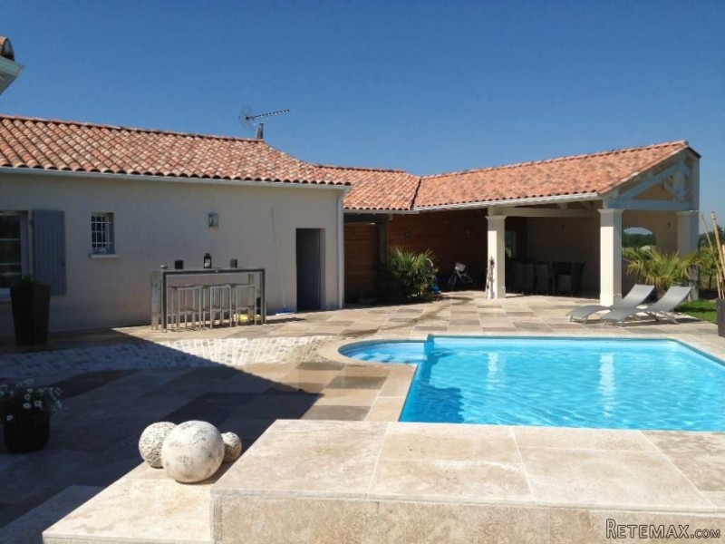 Superb Villa with Pool For Sale