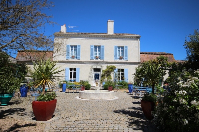 APS2882 Fabulous Maison de Maitre..