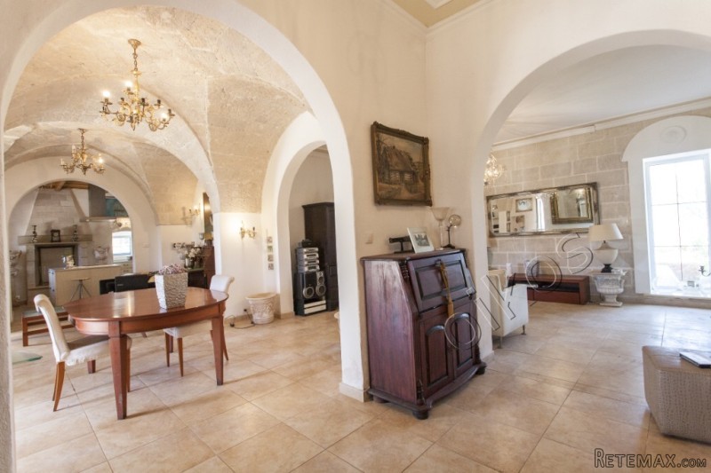 V000249, Villa For Sale In Ceglie..
