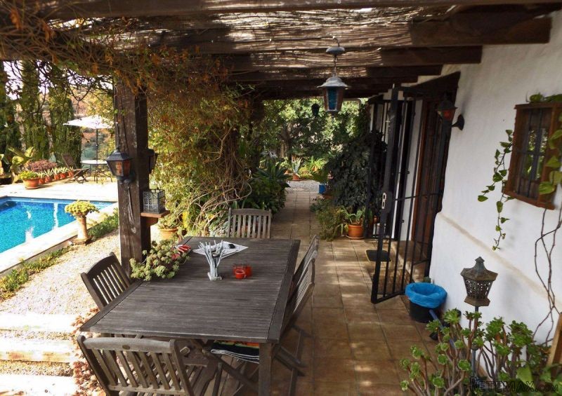 Country Houses for Sale in Sedella..