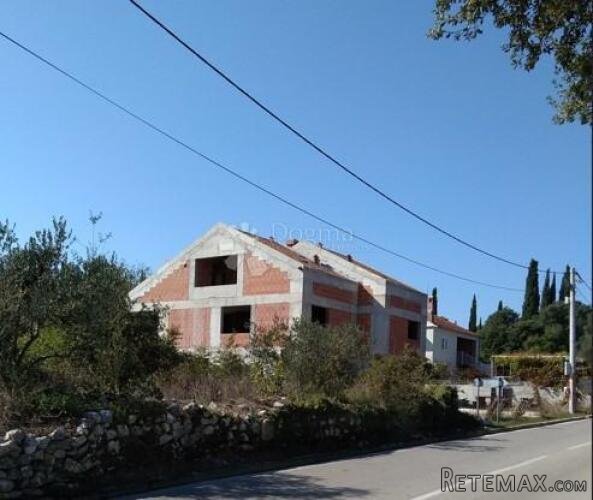 Prostrana jedinica duplexa u roh-bau fazi u Komajima - 2