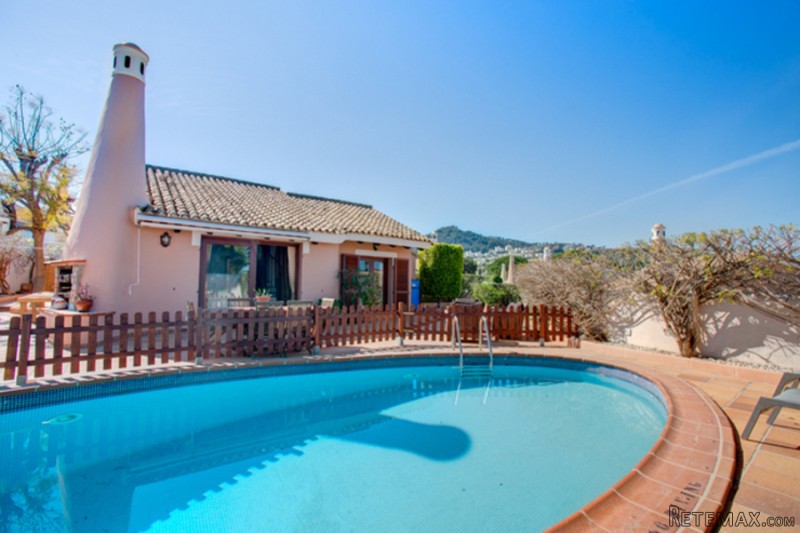2 Bedrooms - Villa - Alicante - For Sale