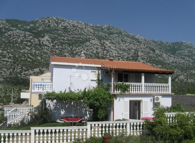 CESARICA KUĆA NOVIJE GRADNJE SA 4 APARTMANA